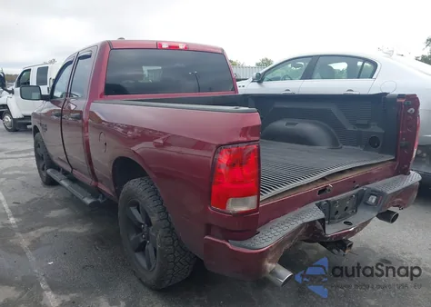 2019 Ram 1500 Classic Express 4X4 6'4 Box из США, поврежденный, VIN 1C6RR7FT4KS626611